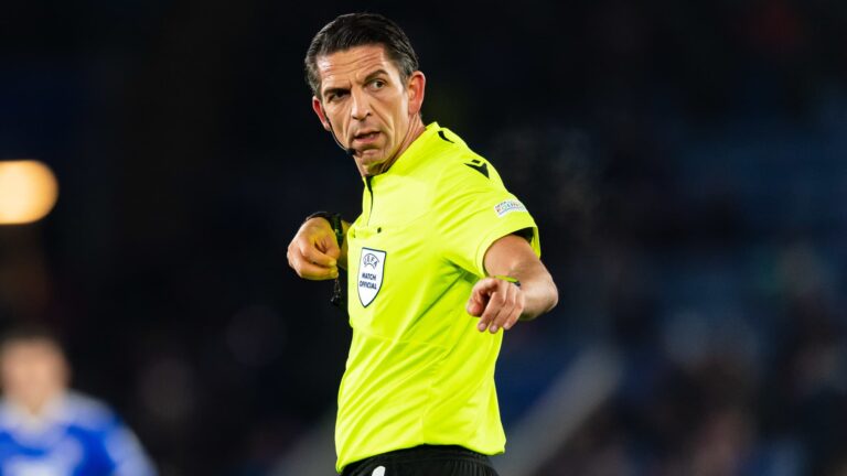 Arbitre de la remontada Barça-PSG, Deniz Aytekin va prendre sa retraite