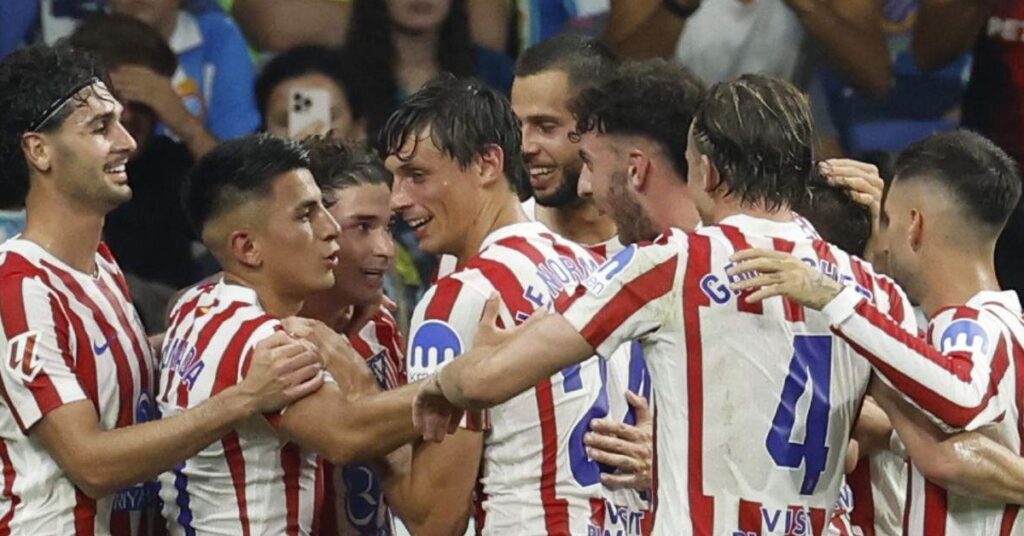 برشلونة ينتظر بفارغ الصبر تدهور أتلتيكو مدريد.. صفقة تاريخية قرب الانطلاق 1 برشلونة يترقب بفارغ الصبر انهيار أتلتيكو مدريد.. صفقة تاريخية على الأبواب – الجول