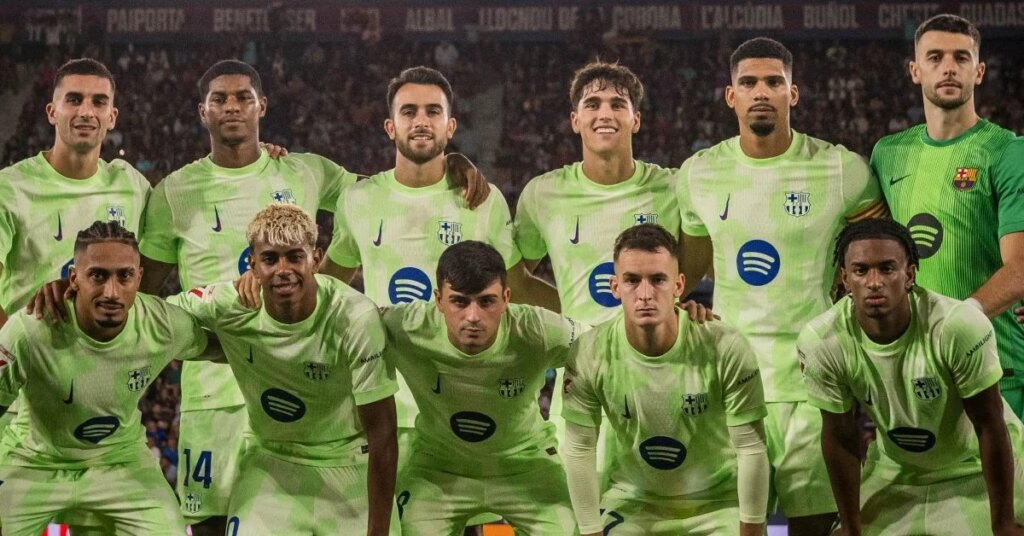 زلزال في صفوف برشلونة بعد العودة المذهلة أمام ليفانتي… قرار جريء من فليك يُحدث ضجة في التشكيلة! 1 زلزال داخل برشلونة بعد ريمونتادا إعجازية أمام ليفانتي… قرار ناري من فليك يهز التشكيلة!