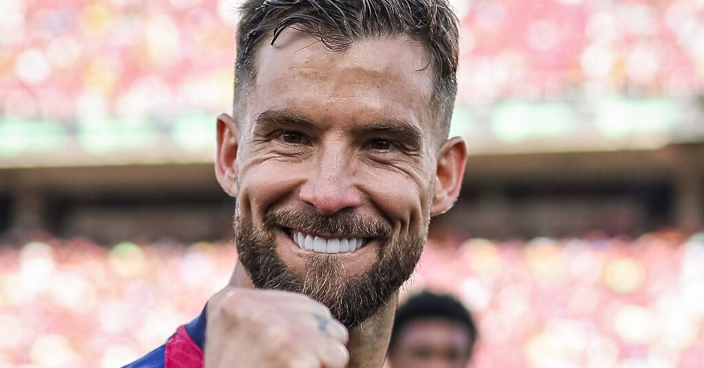 برشلونة يحدد هدفه الدفاعي البارز لصيف 2026 بعد رحيل إنييغو 1 بعد مغادرة إنييغو.. برشلونة يحدد هدفه الدفاعي الكبير لصيف 2026 – الجول