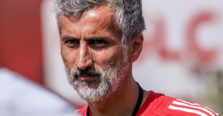 أول رد من ريفيرو على شبح الإقالة.. قرار صادم من الخطيب ضد نجم بارز.. وصفقة مرتقبة تعيد “ابن النادي” لمدة 3 مواسم! – الجول