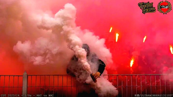 يظهر الرجال الأشداء في الأوقات الصعبة بسبب المنشور من الجانب الآخر ومشاكلهم في المغرب.