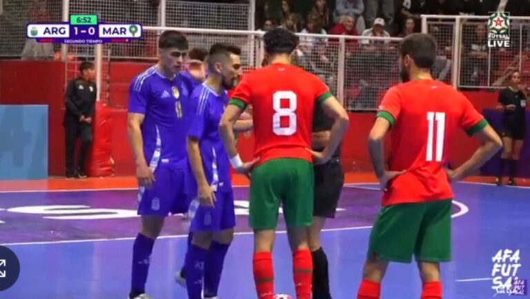 معظم المغاربة غير مدركين أن المنتخب المغربي يخوض مباراة عالمية حالياً ضد...