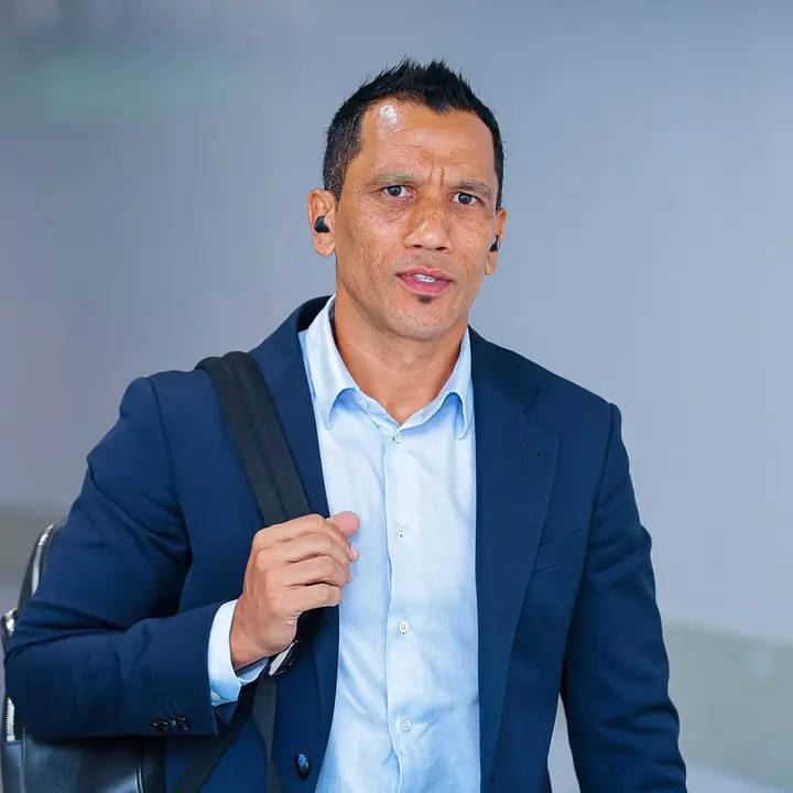 الوداد بحاجة ماسة إلى مدرب ذو خبرة لتحقيق الألقاب، وليس الاستعانة بمدربين غير مؤهلين.