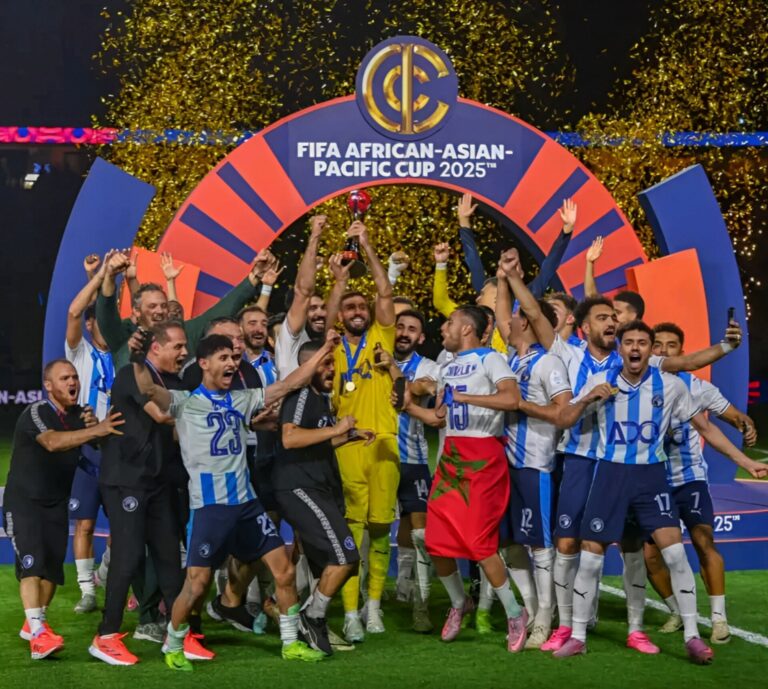 المعلق السعودي يصف الأحداث بـ"الصدمة": بيراميدز يفوق الأهلي السعودي في مباراة مثيرة...