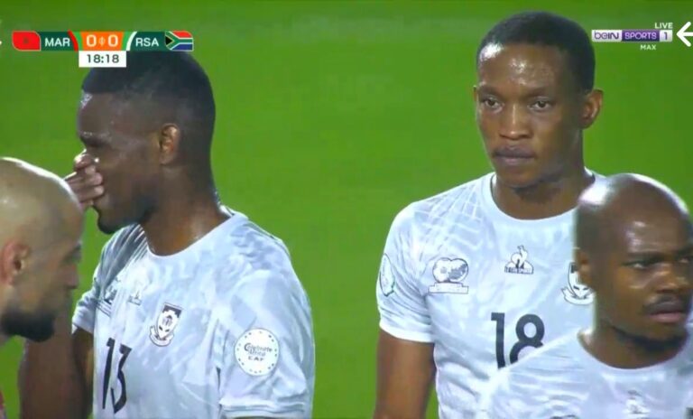 الفيفا تفاجئ منتخب جنوب أفريقيا بخصم 3 نقاط نتيجة إشراك لاعب غير مؤهل.