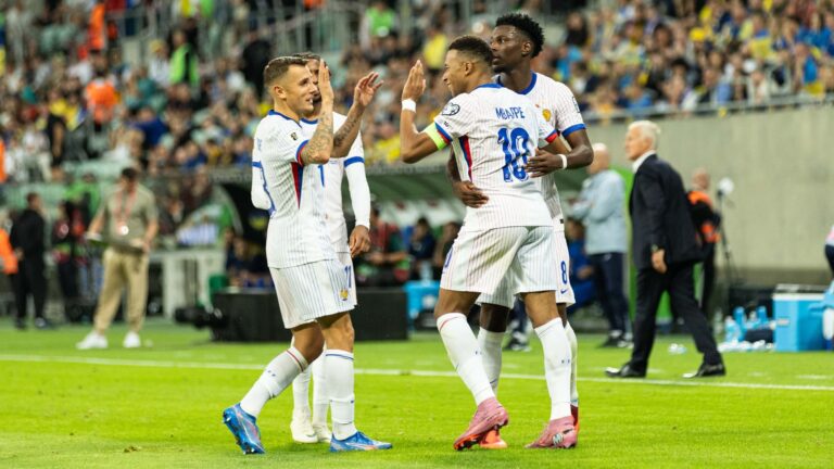 pourquoi le coup d'envoi du match des Bleus a été légèrement décalé