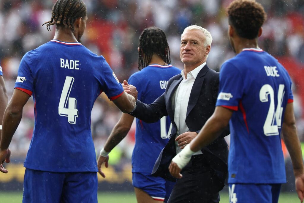 ديدييه ديشامب يبدأ رقصته الأخيرة على رأس المنتخب الأزرق، بعيداً عن «وداعه» 1 Didier Deschamps entame sa dernière danse à la tête des Bleus, loin de « faire ses adieux »