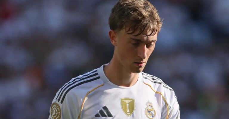 مفاجأة نارية داخل ريال مدريد.. هويسن يُوجّه اتهامًا صادمًا لأحد زملائه في غرفة الملابس!