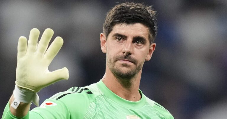 “ريال مدريد يلعب أحيانًا بعشرة لاعبين فقط” بسبب ضعف أداء زميله! – الجول