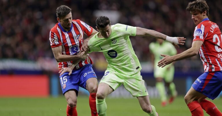 تقارير مفاجئة تربط نجم أتلتيكو مدريد بالانتقال إلى برشلونة وسط توتر مع سيميوني