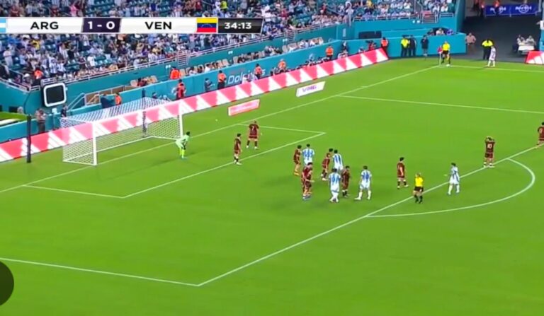 عشاق منتخب الأرجنتين، هل أنتم مستعدون لمتابعة مباراة رائعة تضمن رؤية الأداء المذهل للفريق؟ لننتظرها بشغف!