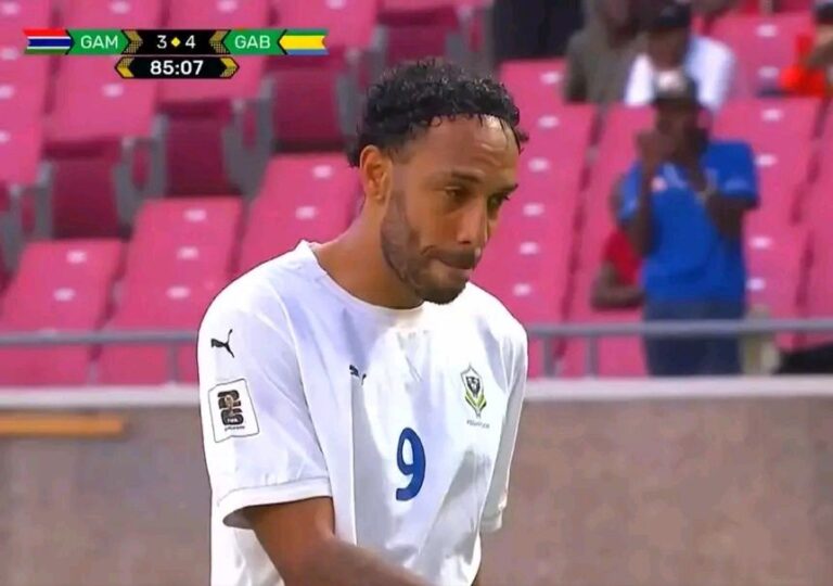 أوباميانغ يُحقق إنجازاً غير مسبوق بتسجيل جميع أهداف منتخب بلاده في مباراة واحدة!
