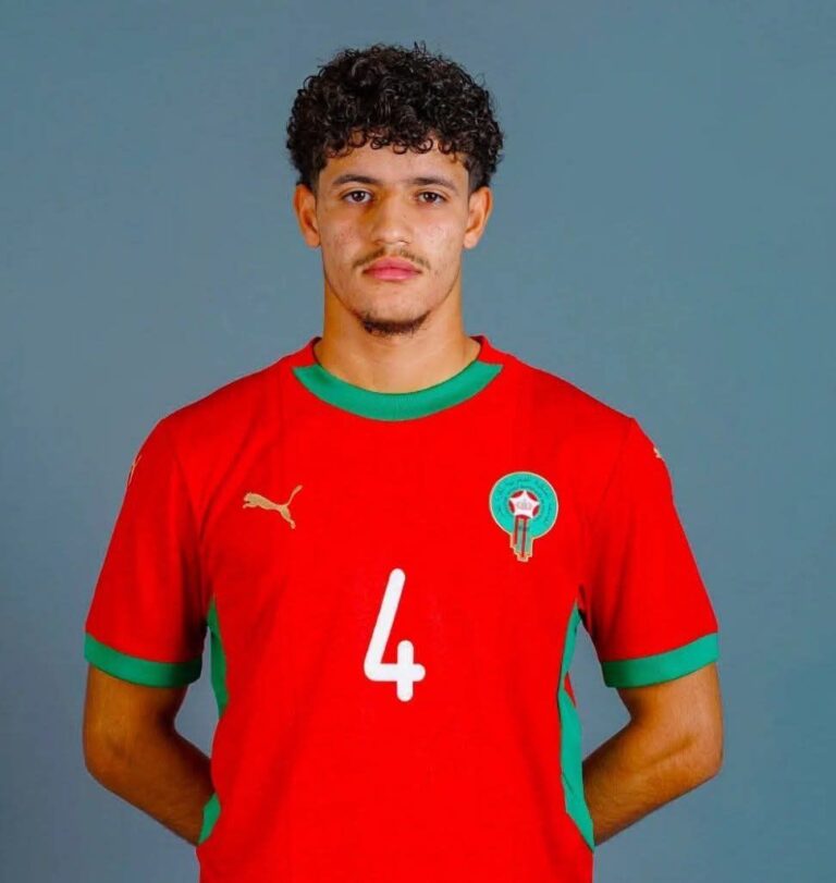 اسماعيل باعوف يظهر بلياقة شبابية استثنائية، وكأنه في الثلاثين من عمره، مستعد للانطلاق نحو مستقبل زاهر.