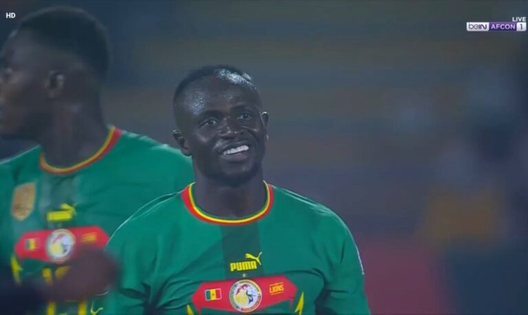 السنغال تواجه البرازيل، تونس تصطدم بالبرازيل، المغرب يلاقي الأرجنتين، كوت ديفوار في مواجهة مثيرة.