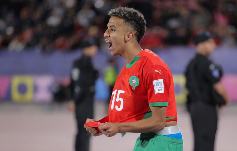 فوزي لقجع يمنح 100 مليون لكل لاعب من منتخب الشباب بعد التتويج بكأس العالم.