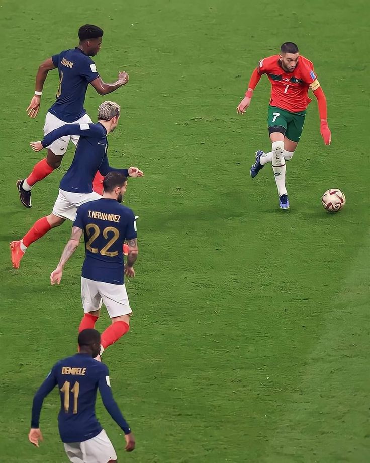 حكيم زياش يفضل الانضمام للوداد ويعتبره الخيار الأمثل ليومه، فما هي فرصته في التألق مع الفريق؟