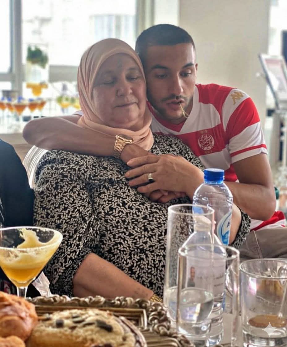 بعد ثلاث ساعات، يصل حكيم زياش إلى الدار البيضاء عبر طائرته الخاصة. نتمنى له رحلة موفقة! 1 بعد ثلاث ساعات، يصل حكيم زياش إلى الدار البيضاء عبر طائرته الخاصة. نتمنى له رحلة موفقة!