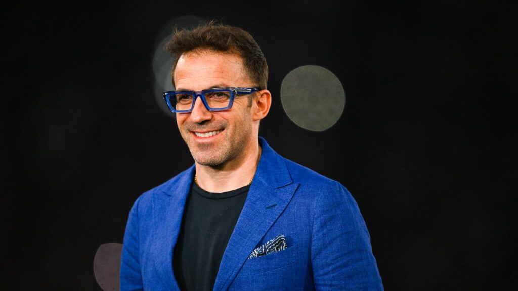 الخطأ الكبير من دل بييرو الذي يكشف بالخطأ عن قمصان كأس العالم 2026 1 la grosse gaffe de Del Piero qui dévoile par erreur des maillots de la Coupe du monde 2026