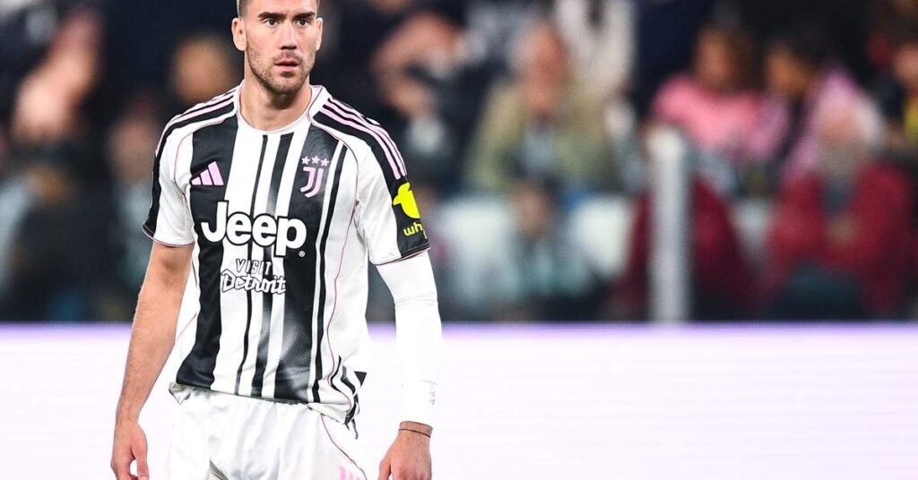 برشلونة يتهيأ لملاقاة جيرونا وآخر المستجدات في سوق الانتقالات 1 برشلونة يستعد لمواجهة جيرونا وتطورات مثيرة في سوق الانتقالات – الجول