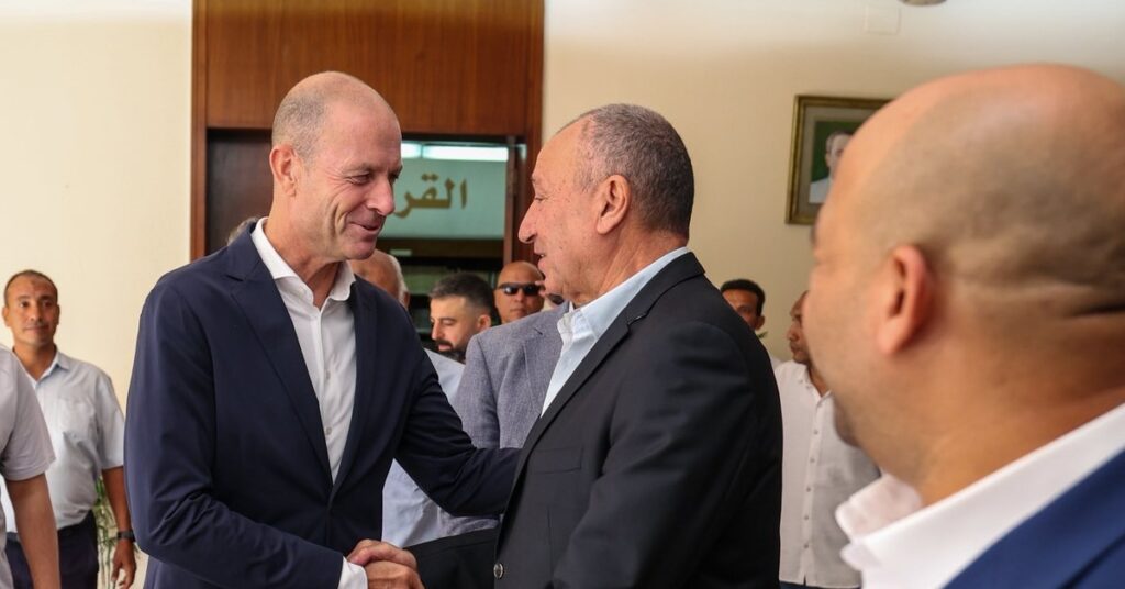 ياس سوروب يفاجئ الخطيب بطلب انضمام 4 نجوم دفعة واحدة.. ورد فعل مفاجئ من الأهلي بشأن أنباء سحب لقب الدوري وإعادة منحه لبيراميدز! 1 ياس سوروب يفاجئ الخطيب بطلب ضم 4 نجوم دفعة واحدة.. ورد صادم من الأهلي على أنباء سحب لقب الدوري ومنحه لبيراميدز!