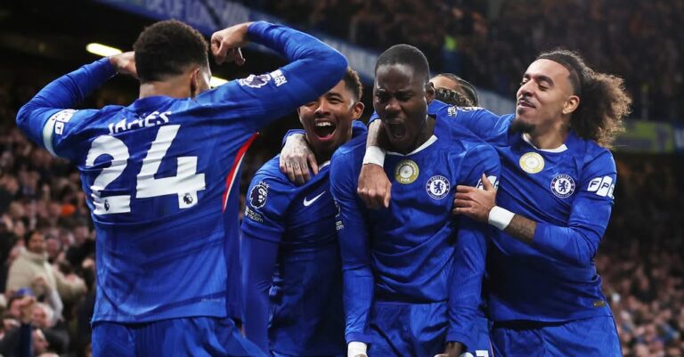 رغم لعبه لأكثر من نصف المباراة بعشرة لاعبين، حقق تشيلسي فوزًا ثمينًا بنتيجة 1-0.