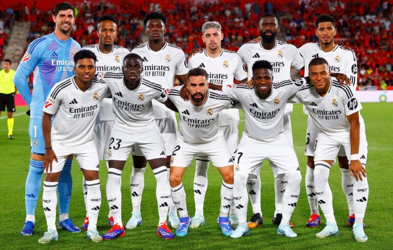 فريق وحيد قادر على مواجهة هذا الفريق في الوقت الراهن.