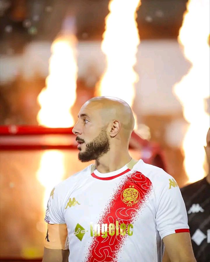 يقدم أداءً مذهلاً: 70 دقيقة تكفي للفوز بنسبة 100%، لكن 20 دقيقة تبرهن على جودته بواقع 200%! لاعب يتألق في كل التفاصيل.