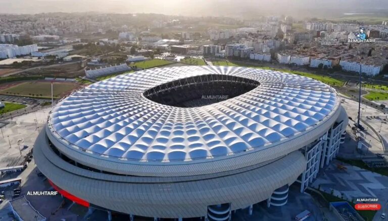 رسمياً.. انتهى المشوار بصورته الكاملة.. ملعب طنجة يكتمل بتسقيفه الجديد وتحديث مرافقه.