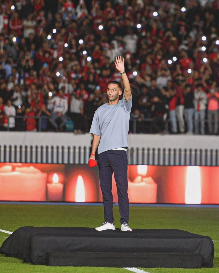 حكيم زياش: الأجواء في المغرب استثنائية، وأنا سعيد للعب أمام جمهور من الطراز الأول...