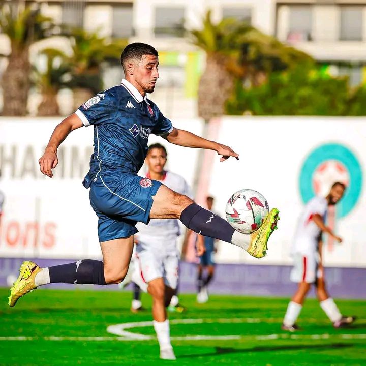 جمهور الوداد لا يخطئ: الحقيقة حول تصريحات العاهة وإمكانية مواجهة السبع بوش.