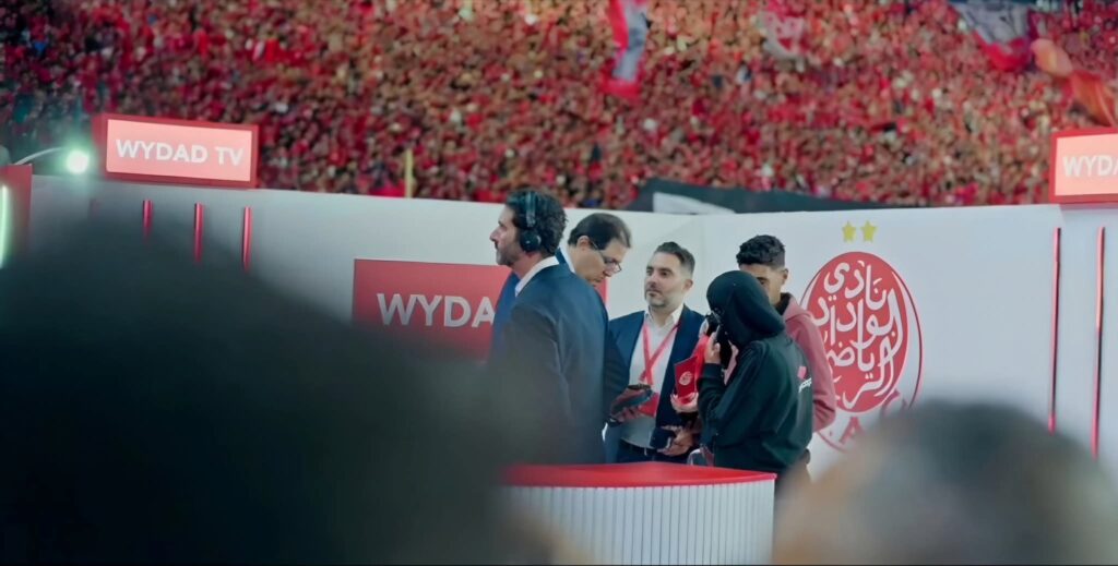 أليكساندر رويز يستغل الفرصة ليظهر إبداعه أمام الجماهير للمرة الأولى.