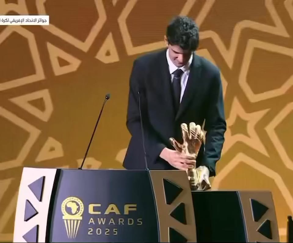 سبحان الله، لقد منح الرب هذا اللاعب قبولاً وموهبة لا تقدّر بثمن، لا يمكن شراءها بالمال.