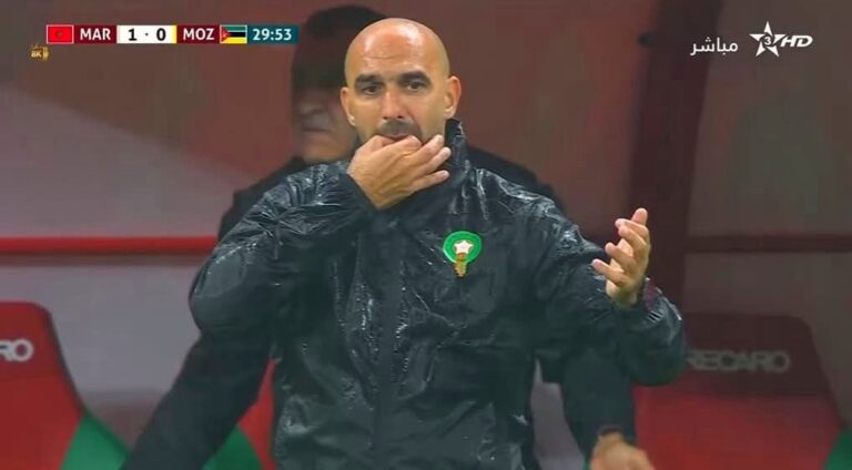 طالب وليد الركراكي اللاعبين بالأمس بضرورة تحقيق انتصار كبير بأربعة أهداف.