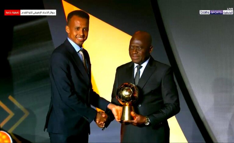 فرحة كبرى بين الصوماليين بانتخاب أفضل حكم في القارة الإفريقية.