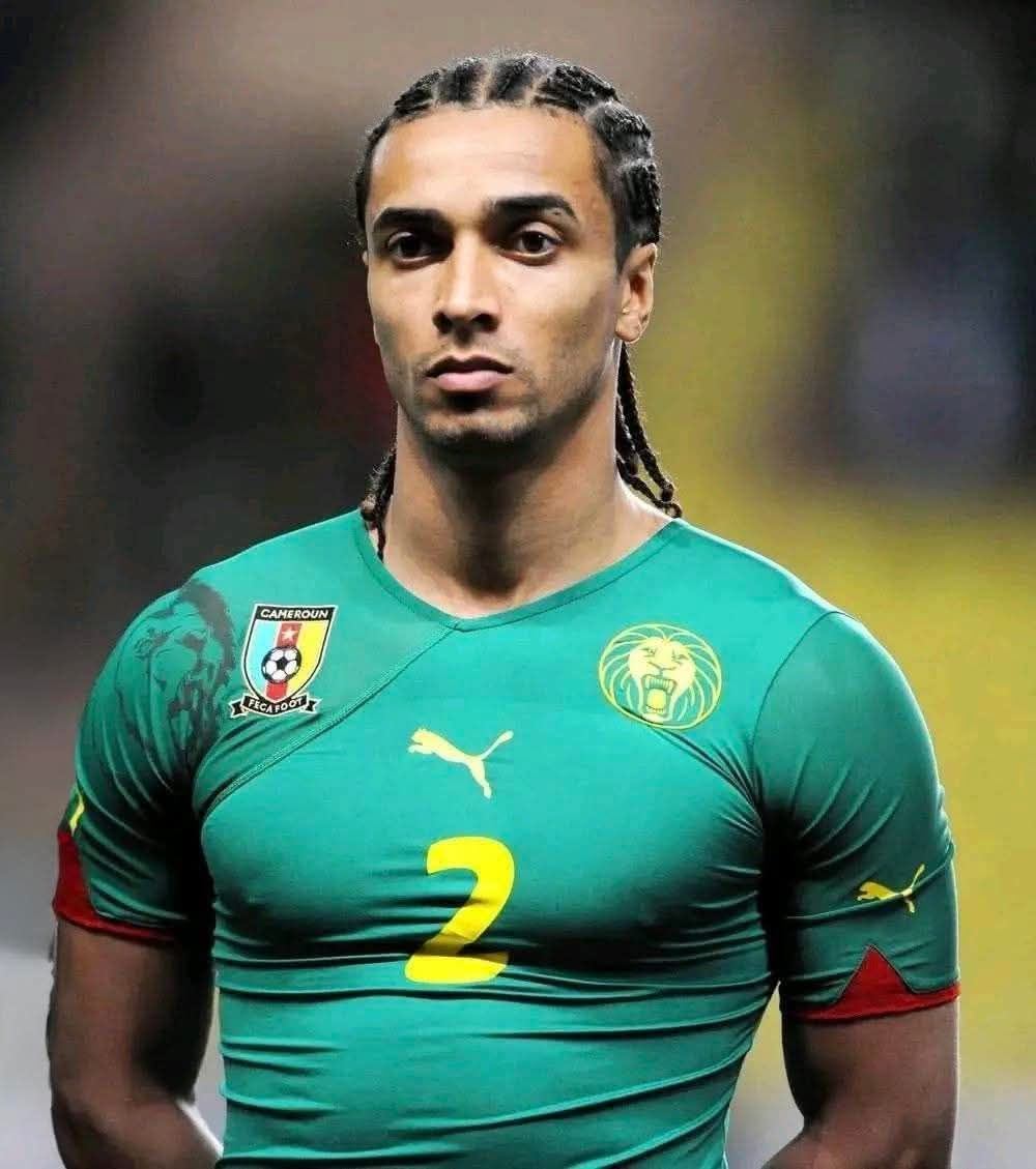 في عام 2016، أعلن الدولي الكاميروني بينوت أسو إكوتو، لاعب سانت إتيان، رفضه المشاركة في مباريات منتخب بلاده.