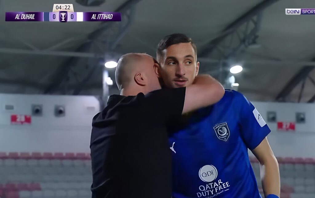 بكل فخر، عادل بولبينة يسجل رقماً قياسياً كأول لاعب في العالم يحقق هاتريك في يوم واحد بكرة القدم.