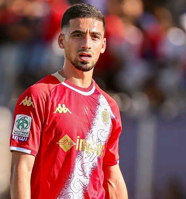 الجمهور يواصل المطالبة بمشاركة بوشواري أساسيًا بدلًا من مفيد، حيث تبرز الفجوات في أداء الفريق.