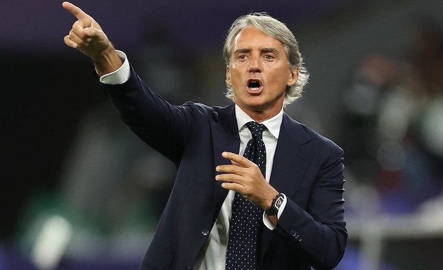 المدرب الإيطالي روبرتو مانشيني (غيتي)