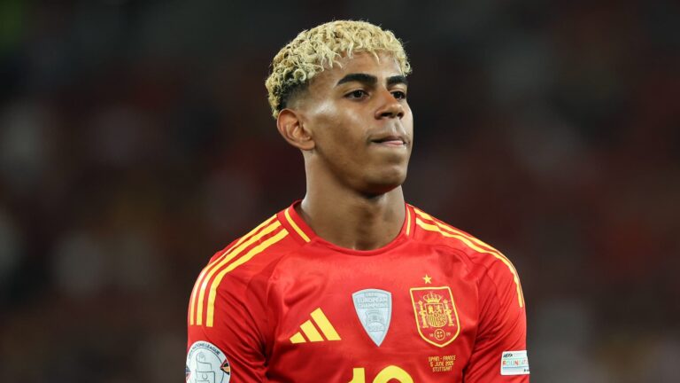 Lamine Yamal au coeur d'un gros clash entre le Barça et l'Espagne après une opération non annoncée par le club