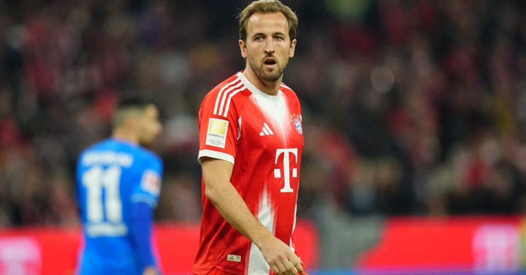 اللاعب الإنجليزي يتجاهل عرض برشلونة ويؤكد التزامه بفريقه – الجول