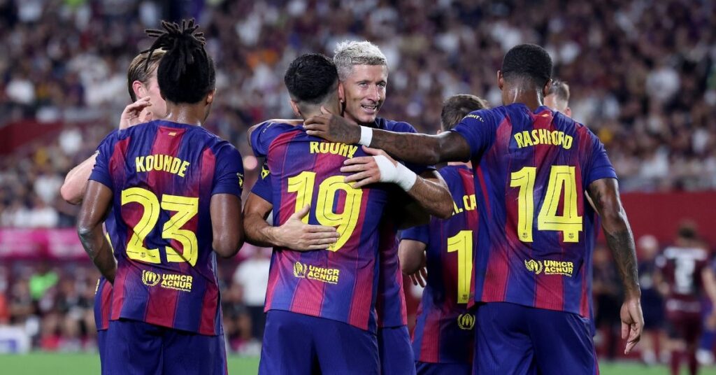 خلاف حاد بين ثنائي برشلونة يفجر الأجواء داخل غرفة الملابس! – الجول