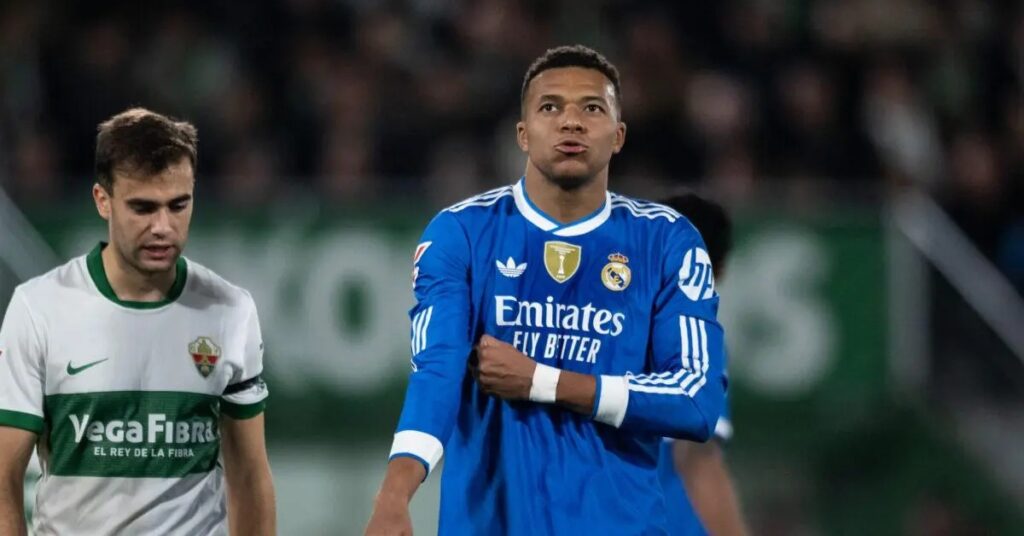 انتقادات قاسية لأداء نجم ريال مدريد وتلميحات حول مستقبله! – الجول