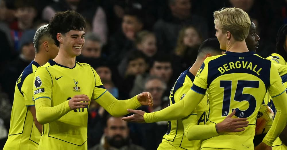 آرتشي جراي يتسبب في هزيمة كريستال بالاس الثالثة على التوالي