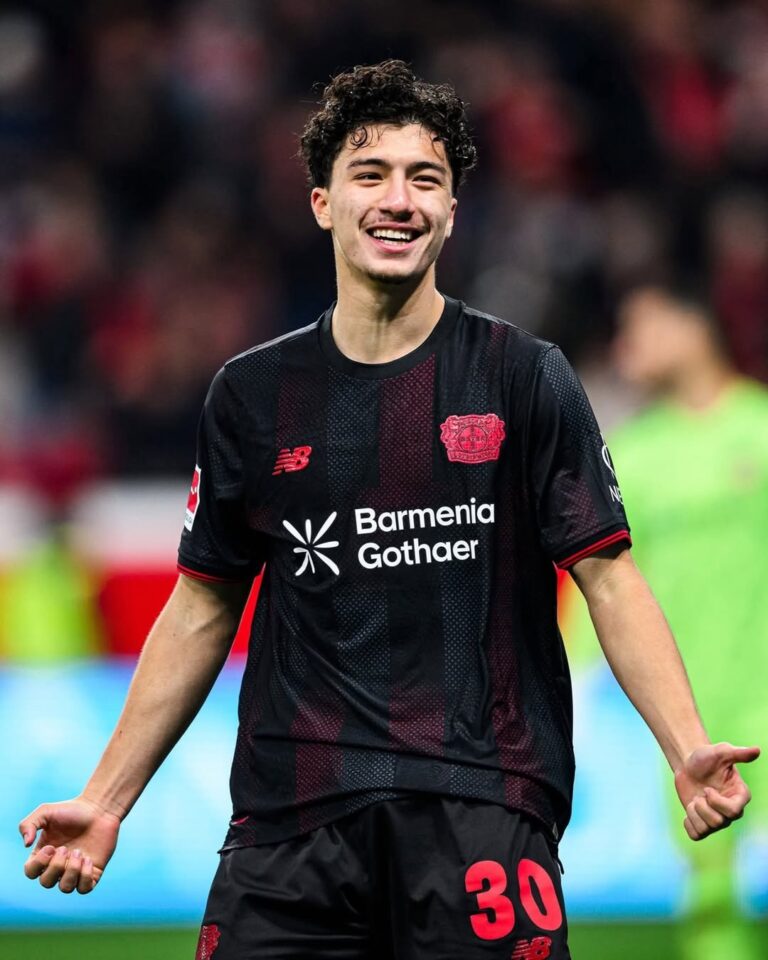 إبراهيم مازة النجم الجزائري يواجه نيوكاسل يونايتد في دوري أبطال أوروبا اليوم: مباراة مثيرة تنتظر عشاق الكرة.