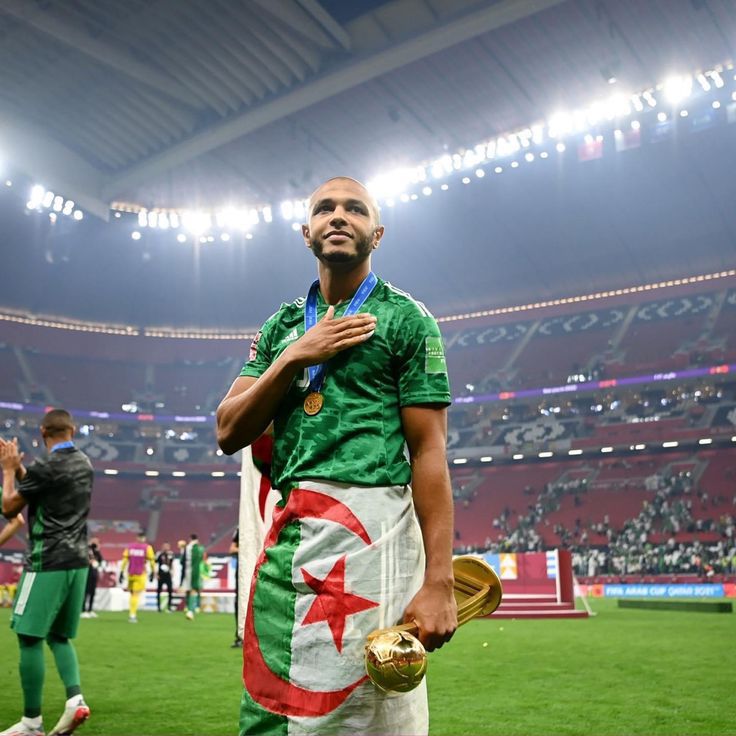 المغاربة يمتلكون زياش وأمرابط، بينما الجزائريون لديهم ابراهيمي. لا يمكن مقارنة الأداء بين الفريقين!