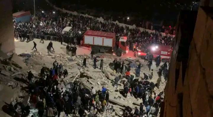 عاجل: انهيار برجين سكنيين في مدينة فاس، وإصابات عديدة محتملة.