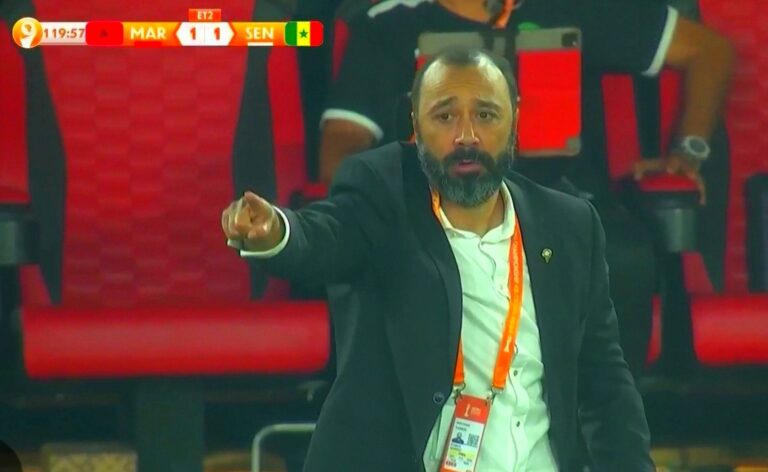 اكرموا هذا البطل، فهو يستحق كل شيء من الشعب المغربي، تخيلوا كيف سيكون الحال...