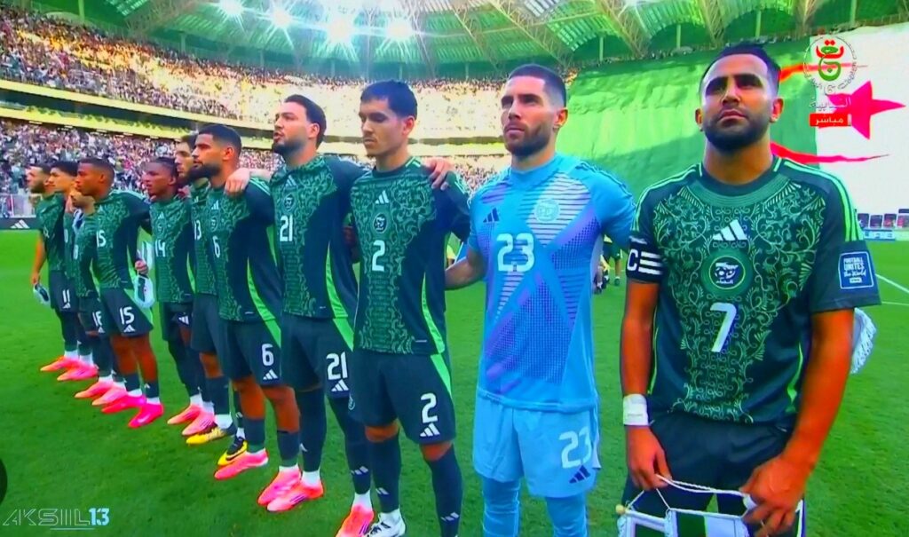 هل ستقف الجماهير المغربية إلى جانب المنتخب الجزائري في مباراته الأولى غدًا؟