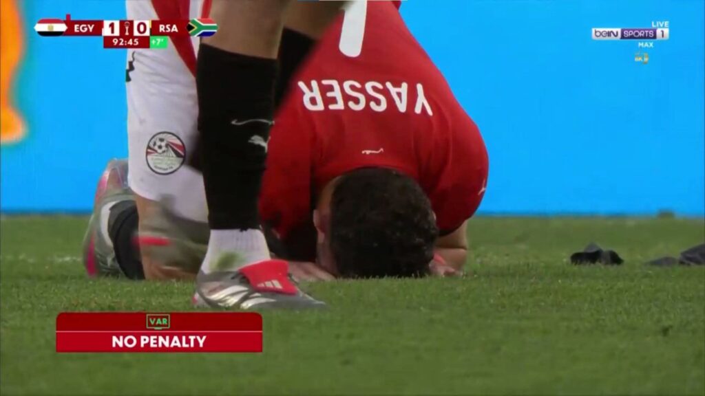 سيداتي وسادتي، عيشوا معنا أروع لحظة في كأس الأمم الإفريقية، تألق وبهجة لا تُنسى!